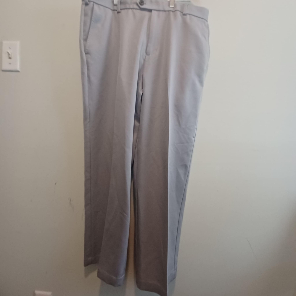 Izod Golf Pants Mens 36 x 30 Light Gray‎ Polyester Chino Casual Flat Front